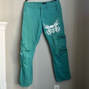 Men’s 32” waist cargo pants